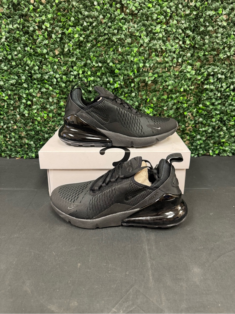 Nike Air Max 270 - Women’s 10
